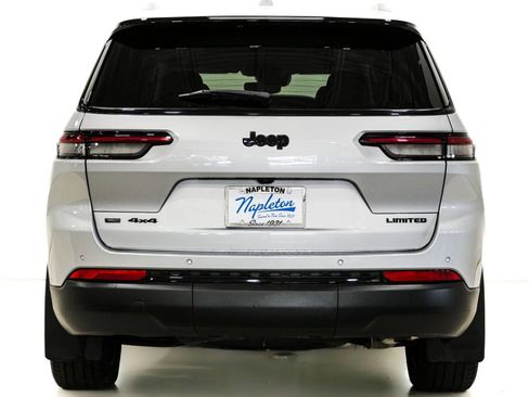 Used 2023 Jeep Grand Cherokee L Limited w/ Black Appearance Package AWD/4WD image 8