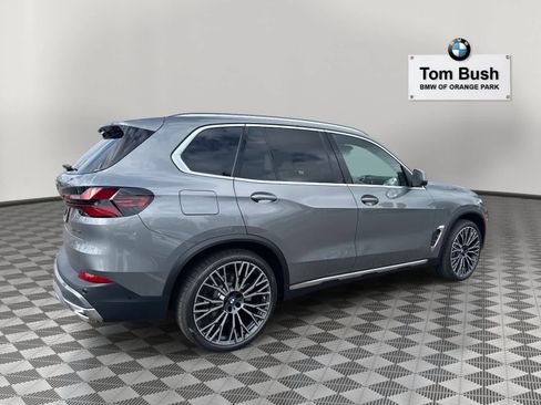 New 2026 BMW X5 sDrive40i w/ Premium Package image 3