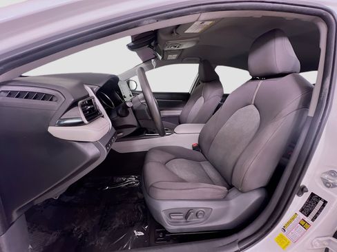 Used 2021 Toyota Camry LE w/ Carpet Mat Package (TMS) image 19