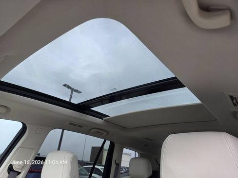 Used 2023 Cadillac XT6 Premium Luxury w/ Technology Package FWD image 21