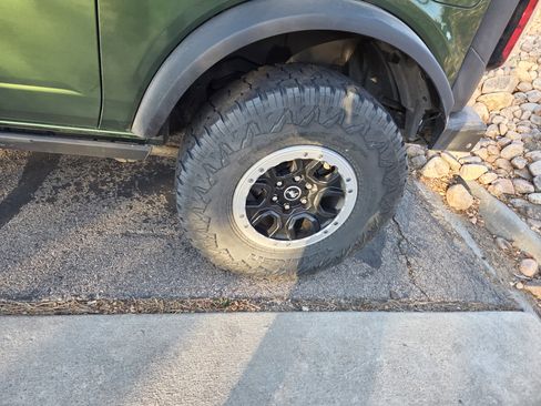 Used 2022 Ford Bronco Badlands image 10