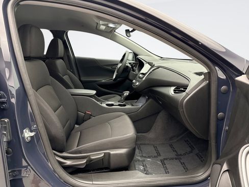 Used 2025 Chevrolet Malibu LS FWD image 17