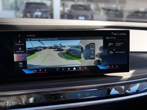 Used 2025 BMW 750e xDrive image 26