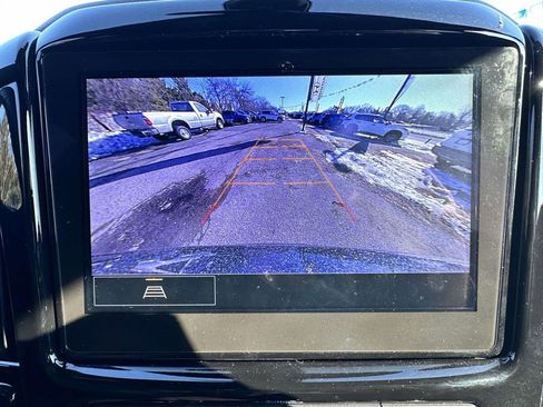 Used 2023 Chevrolet Traverse LT FWD image 21