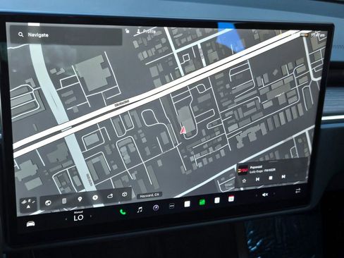 Used 2023 Tesla Model S Standard Range image 20