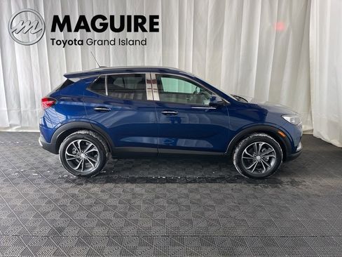 Used 2022 Buick Encore GX Select w/ Advanced Technology Package image 2