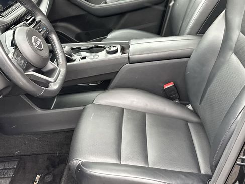 Used 2023 Nissan Rogue SV w/ SV Premium Package image 11