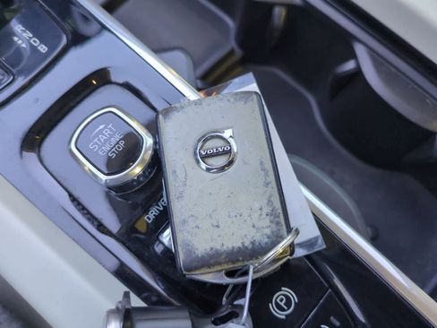 Used 2018 Volvo XC60 T8 Inscription w/ Advanced Package image 35