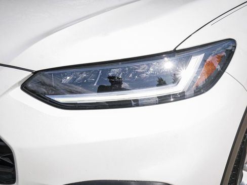 Used 2023 Honda HR-V LX image 6