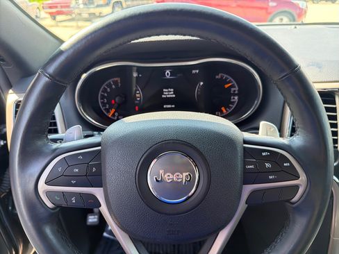 Used 2017 Jeep Grand Cherokee Laredo w/ Quick Order Package 23E AWD/4WD image 16