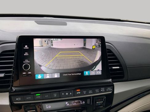 Used 2025 Honda Odyssey Touring image 29