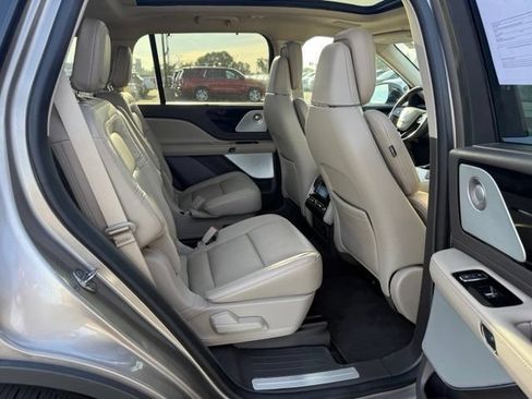 Used 2021 Lincoln Aviator Reserve w/ Equipment Group 201A AWD/4WD image 14