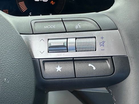 Used 2025 Hyundai Kona SEL AWD/4WD image 28