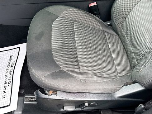 Used 2018 Ford Explorer XLT image 20