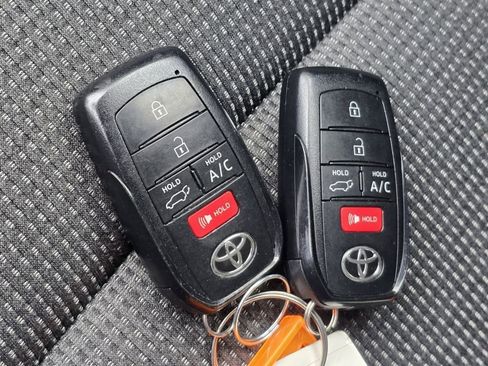 Used 2024 Toyota bZ4X XLE w/ Weather Package image 36