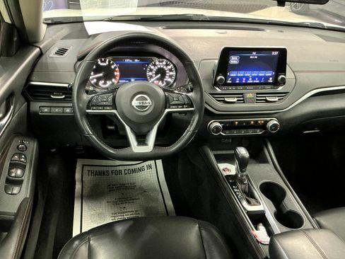 Used 2021 Nissan Altima 2.5 SR w/ SR Premium Package image 13