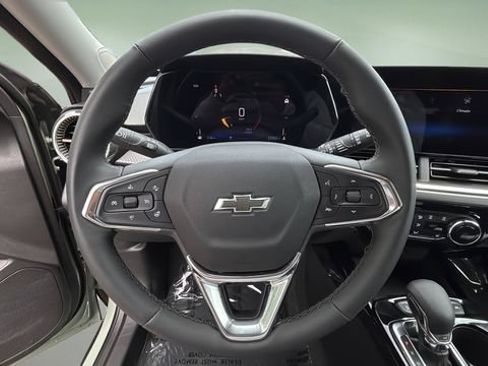 Used 2026 Chevrolet Trax ACTIV w/ Sunroof Package FWD image 11