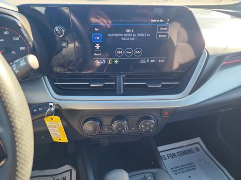 Used 2024 Chevrolet Trax RS w/ Driver Confidence Package image 12