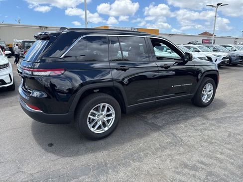 Used 2025 Jeep Grand Cherokee Laredo X RWD image 10