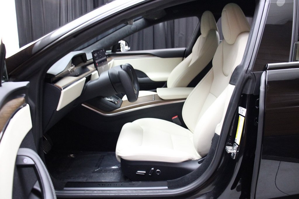 Used 2022 Tesla Model S AWD/4WD image 43