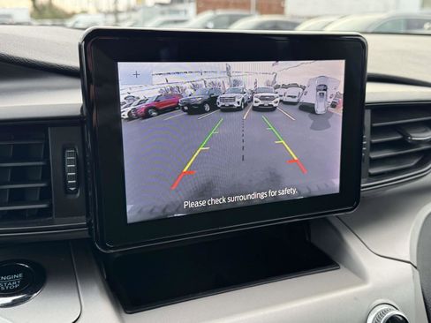 Used 2022 Ford Explorer XLT image 25