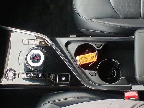 Certified 2024 Kia Niro Wave w/ Wave Preserve Package FWD image 23
