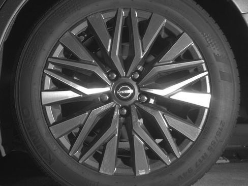 Used 2025 Nissan Altima 2.5 SV FWD image 11