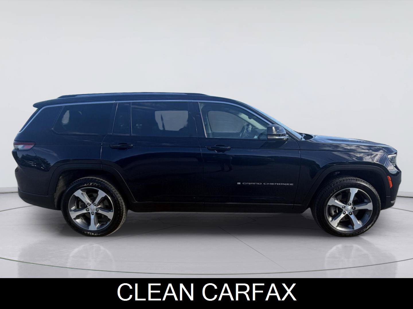 Used 2023 Jeep Grand Cherokee L Limited w/ Trailer Tow Group (B) AWD/4WD image 3