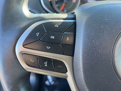 Certified 2019 Jeep Cherokee Overland image 24