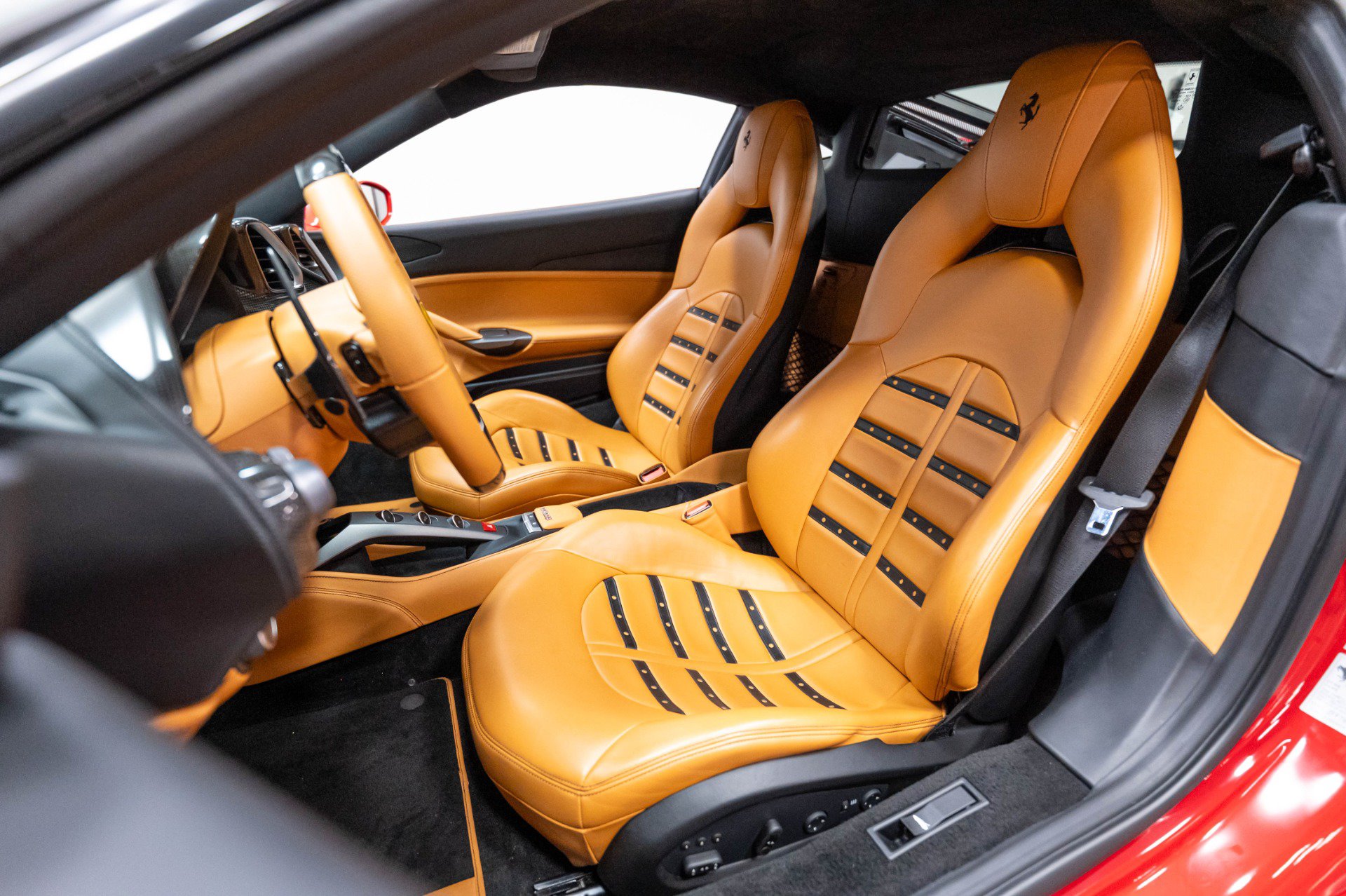 Used 2016 Ferrari 488 GTB RWD image 9