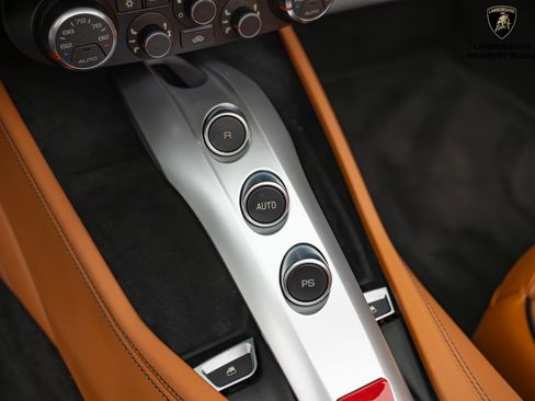 Used 2015 Ferrari California T image 29