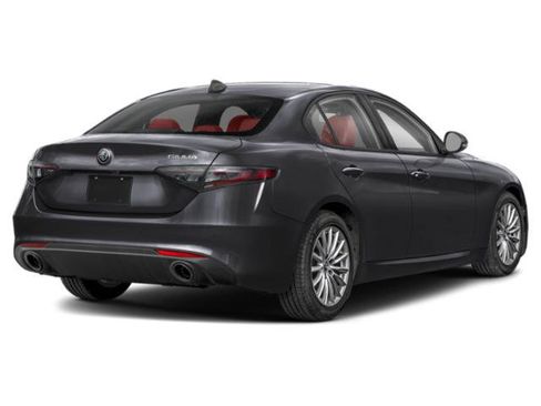 Used 2024 Alfa Romeo Giulia Veloce RWD image 2
