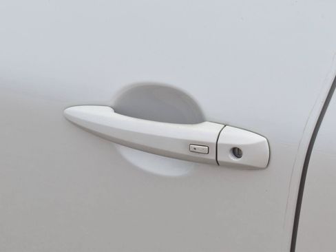 Used 2021 Nissan Rogue SV w/ Premium Package FWD image 5