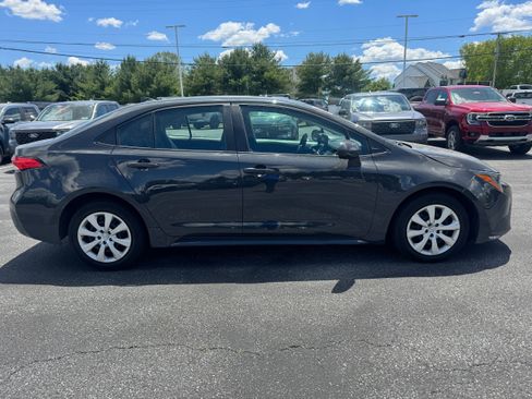 Used 2024 Toyota Corolla LE FWD image 6