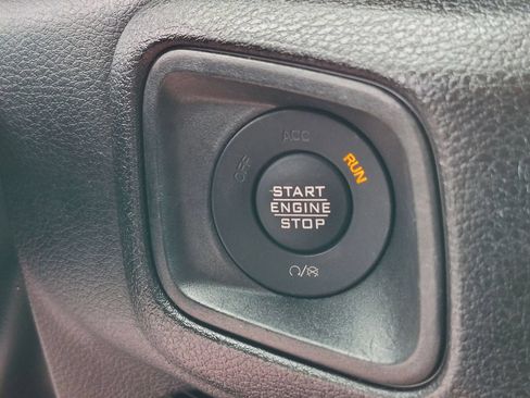Used 2025 Jeep Wrangler Unlimited Sport AWD/4WD image 16