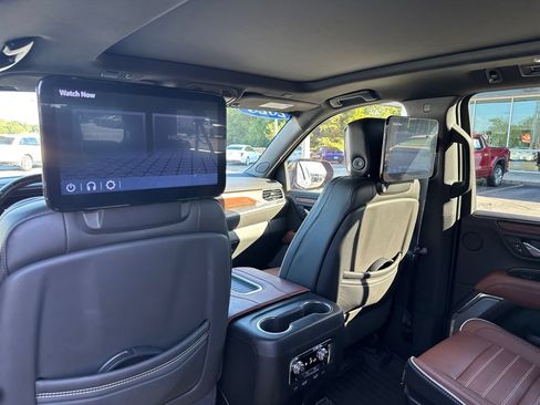 Used 2023 GMC Yukon XL Denali Ultimate AWD/4WD image 16