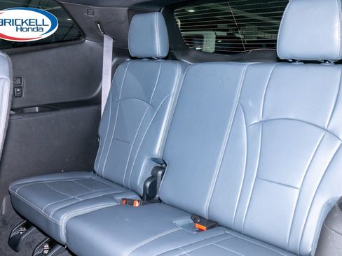Used 2024 Buick Enclave Essence w/ Technology Package FWD image 18