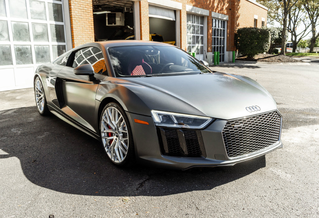 Used 2017 Audi R8 V10 w/ Carbon Exterior Package AWD/4WD image 6