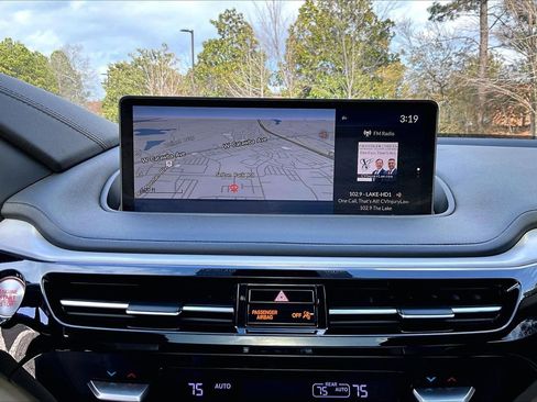 Used 2022 Acura MDX FWD w/ Technology Package image 13