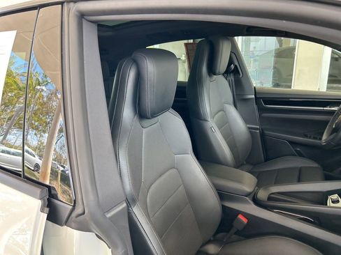 Used 2025 Porsche Macan Electric image 20