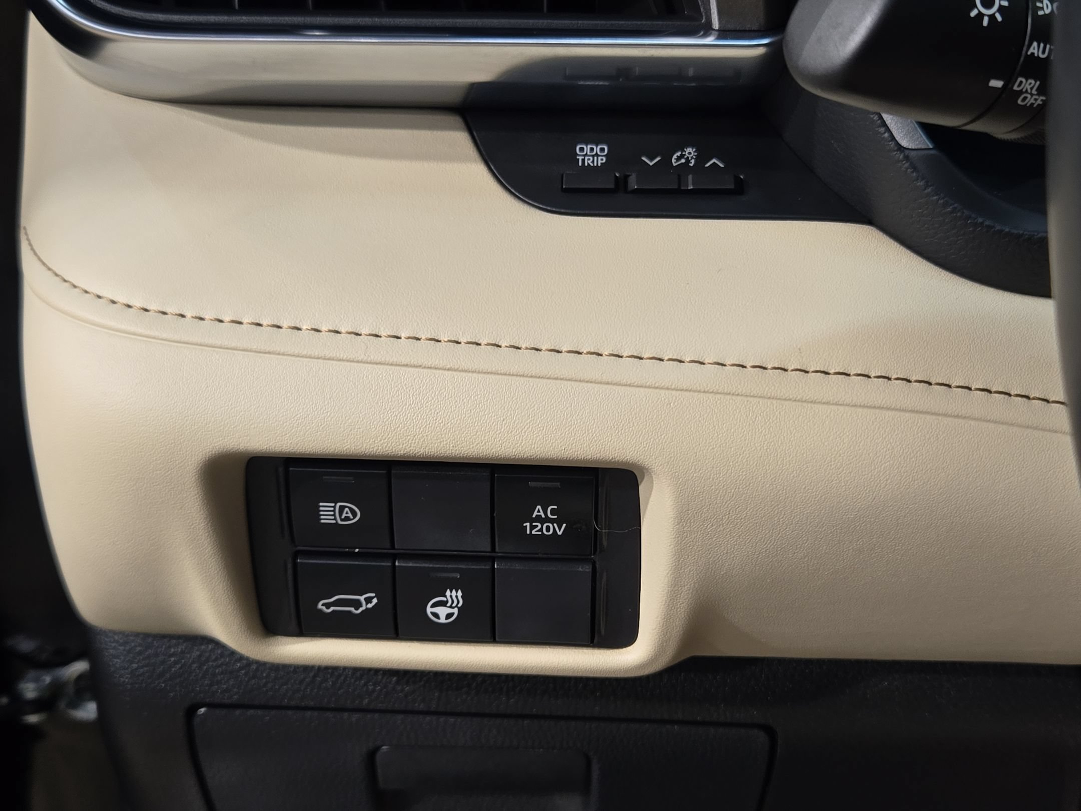 Used 2024 Toyota Highlander Limited AWD/4WD image 26