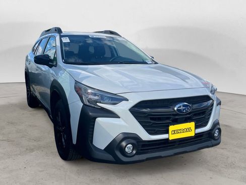 Used 2025 Subaru Outback Onyx Edition AWD/4WD image 2