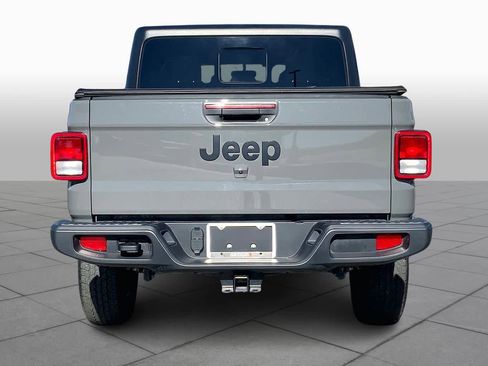 Used 2023 Jeep Gladiator Sport image 5