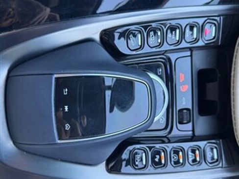 Used 2022 Aston Martin DBX AWD/4WD image 45