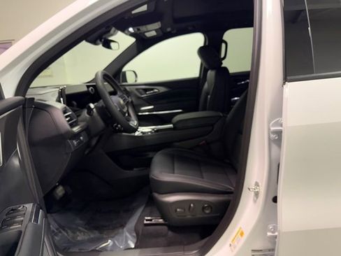 New 2026 Chevrolet Traverse LT w/ Sun and Wheel Package image 10