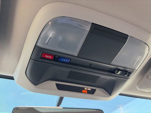 Used 2021 Subaru Crosstrek 2.0i Premium image 18