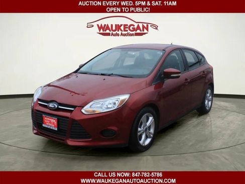 Used 2013 Ford Focus SE w/ SE Winter Pkg image 1