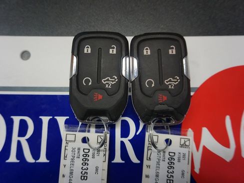 Used 2021 GMC Sierra 1500 AT4 image 19