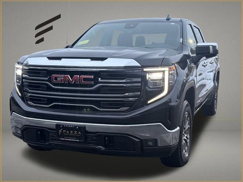 Used 2025 GMC Sierra 1500 SLT image 1