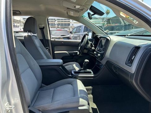 Used 2018 Chevrolet Colorado W/T w/ WT Convenience Package RWD image 14